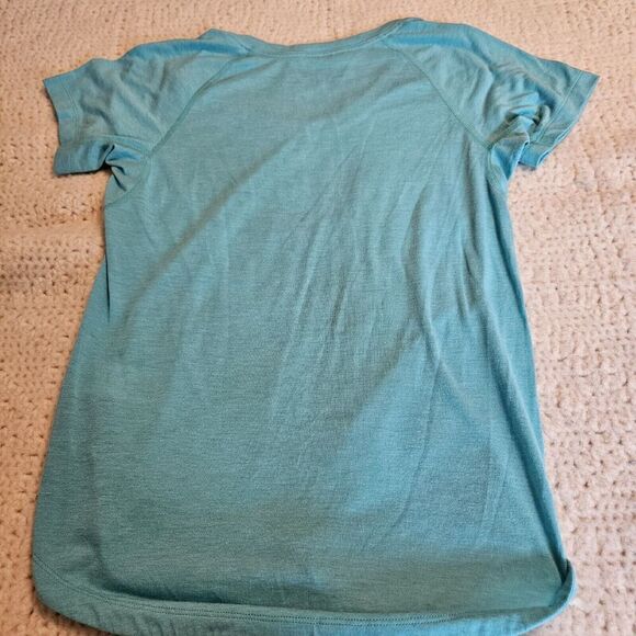 Patagonia Worn Wear Women's Aqua Short Sleeve Casual Pullover T-Shirt Size Small - Picture 2 of 9